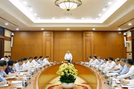 越共中央总书记、国家主席苏林在党中央总部主持召开会议，就第十一届中央委员会2013年6月3日关于主动应对气候变化、加强资源管理和环境保护的第24-NQ/TW号决议的落实情况进行总结。图自越通社