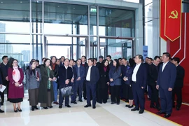 中央书记处常务书记陈锦秀率工作代表团赴国家会议中心（NCC）检查越南共产党第十四次全国代表大会筹备工作。图自越通社