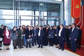 中央书记处常务书记陈锦秀率工作代表团赴国家会议中心（NCC）检查越南共产党第十四次全国代表大会筹备工作。图自越通社