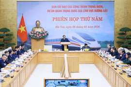 政府总理范明政在政府驻地主持召开铁路领域国家重点项目指导委员会第五次会议。图自越通社