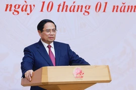 越南政府总理范明政主持召开关于2025年经济外交工作总结暨2026年任务部署的视频会议。图自越通社