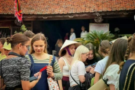 据世界旅游组织的研究，免签证可使国际游客数量增加5-25%。图自Vietnam+