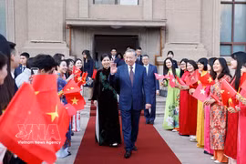 越共中央总书记、国家主席苏林访华期间造访越南驻华大使馆。图自越通社