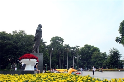 列宁纪念台的美术性得到内行者的高度评价。其成为河内首都熟悉的游玩之地。