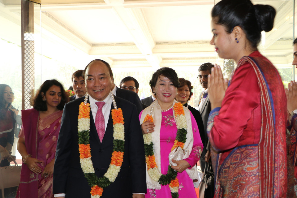 印方举行仪式欢迎阮春福一行。（图片来源：越通社）