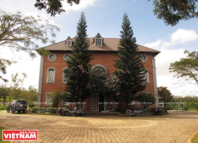 带有古老西方建筑风格（图片来源：越通社）