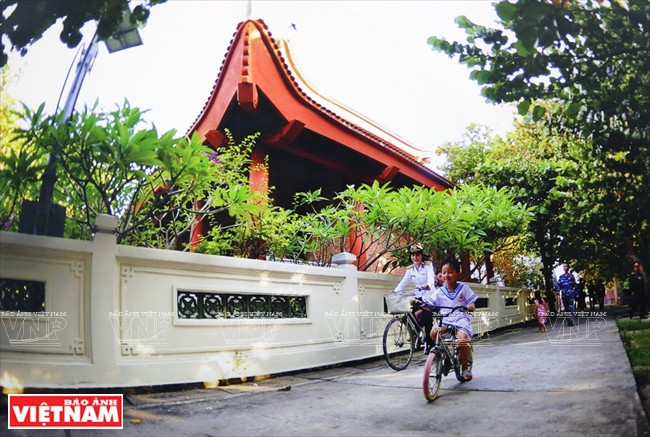 黄玉石摄影家的《大长沙儿童》。