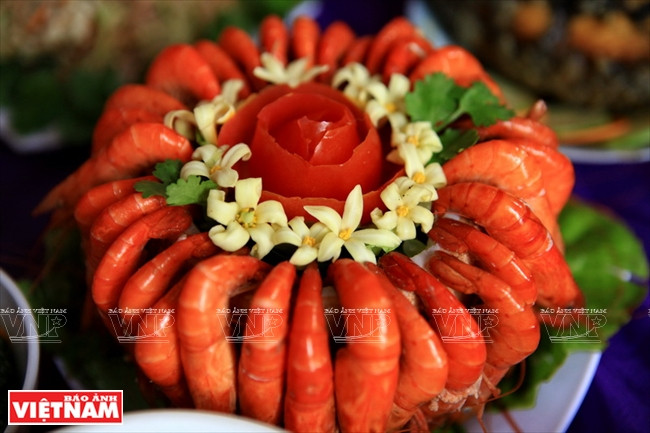 蒸虾是茳河著名特产之一。图自越南画报