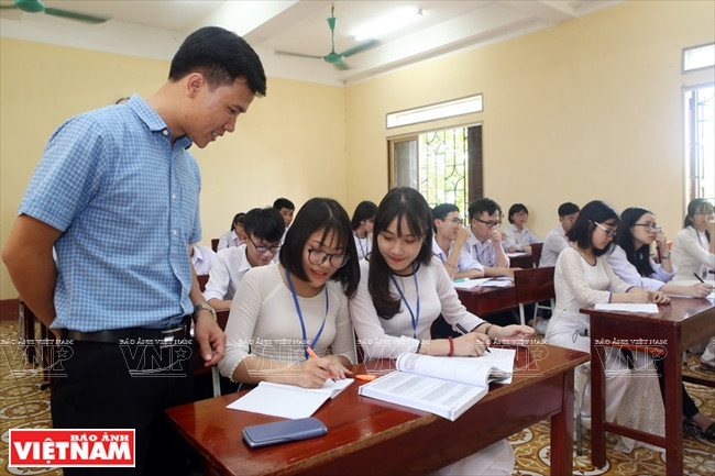 A海后高中学校师生。