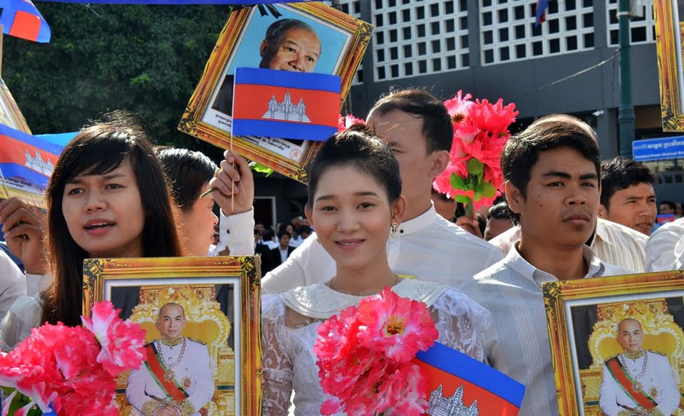 柬埔寨数万人参加第62个独立日庆祝仪式。（图片来源：越通社）