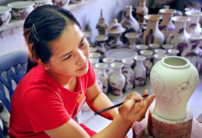 人土情缘。（图片来源：人民报）