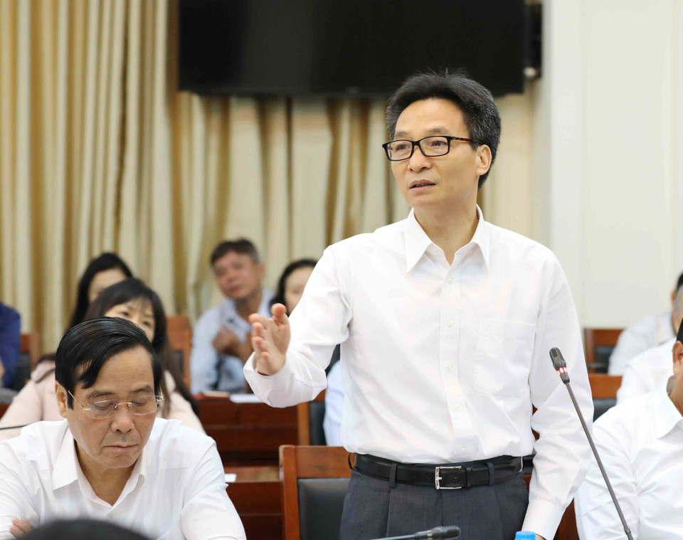 政府副总理武德儋发表讲话 图自越通社 工作座谈会上