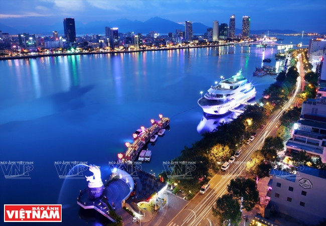 越南是举办2017年亚太经合组织（APEC）峰会的东道主。岘港市被选为举行APEC峰会周的各大事件的城市。图自越南画报