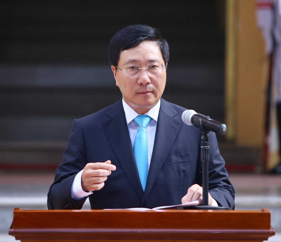 越南外交部长范平明在仪式上发表讲话。越通社记者 林庆 摄