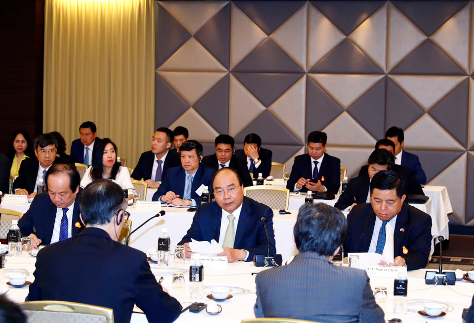 越南政府总理阮春福与日本首相安倍晋三举行会谈。越通社记者统一 摄