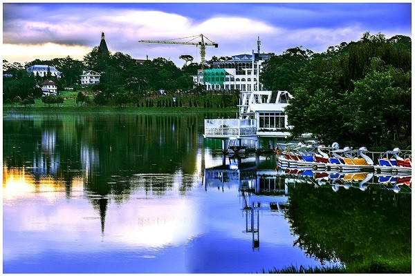 春香湖上照影（图片来源：越南边防报）