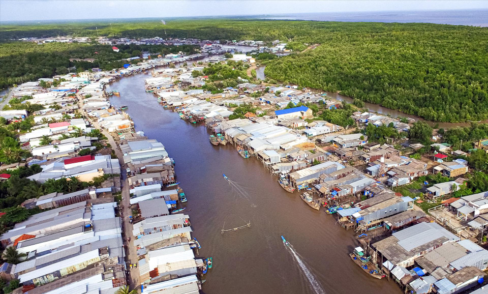 从上面俯瞰金瓯省迪地河全景。图自 越南画报