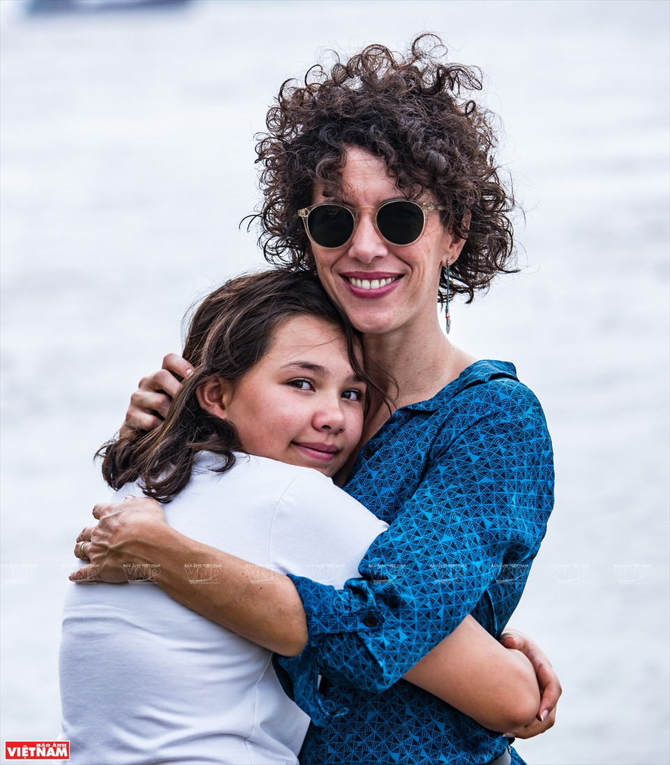 目前，安妮一家在河内生活。图自越通社/越南画报