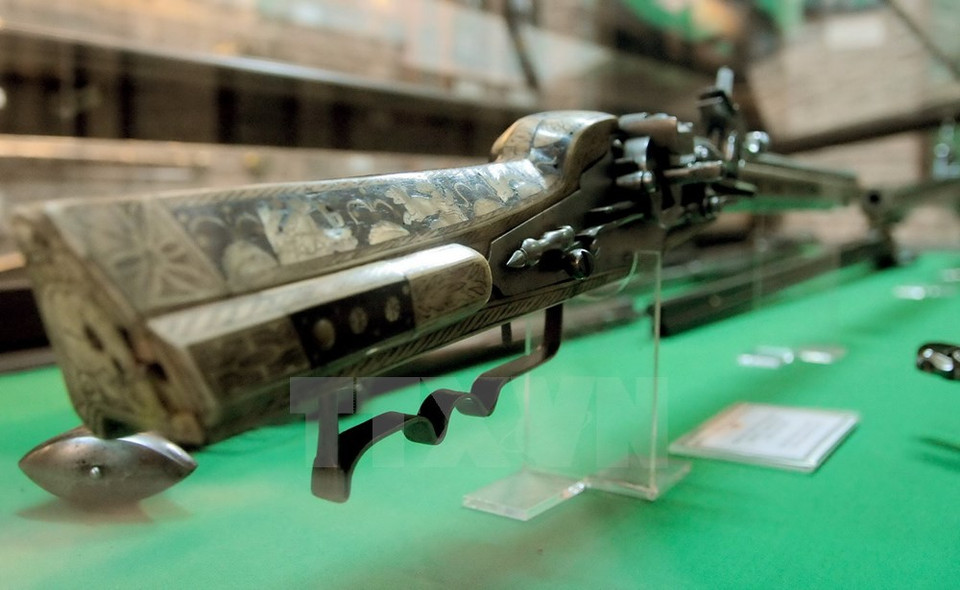 1620年德国产的象牙猎枪枪身雕刻精致。（图片来源：越通社）