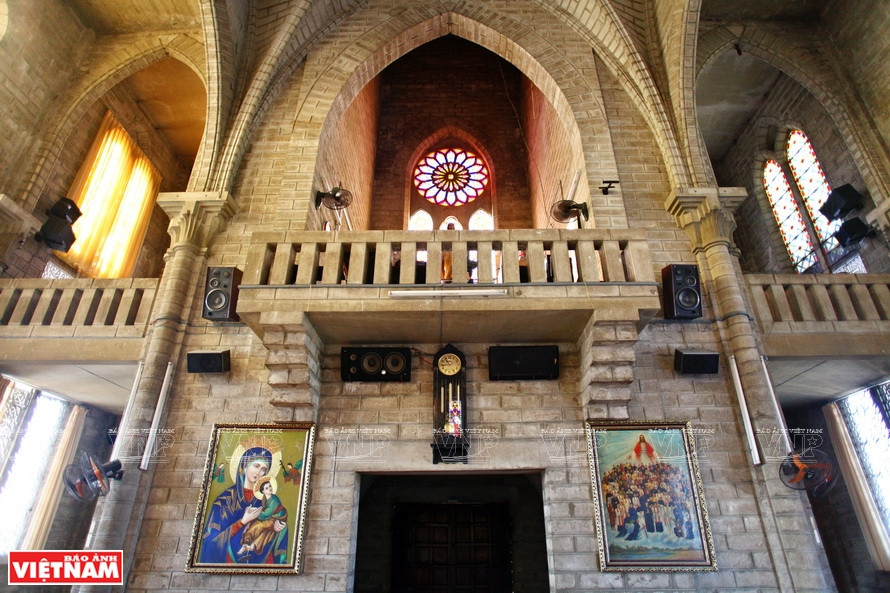 芽庄教堂建于1928年-1933年，至今已有80年的历史了。图自越通社/越南画报