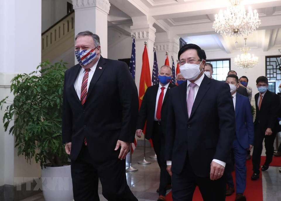 政府副总理兼外长范平明与美国国务卿蓬佩奥。越通社记者 林庆 摄