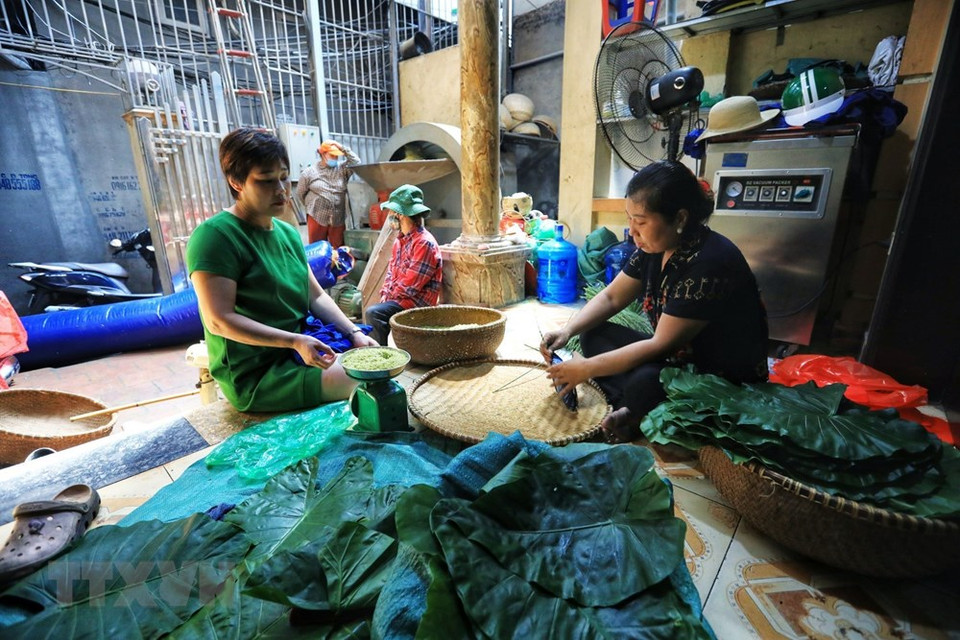 一年有两个扁糯生产季节，从农历3月至5月和从8月至10月。进入扁糯生产季节，扁糯最好吃，其较为秋扁糯。越通社记者 诚达 摄