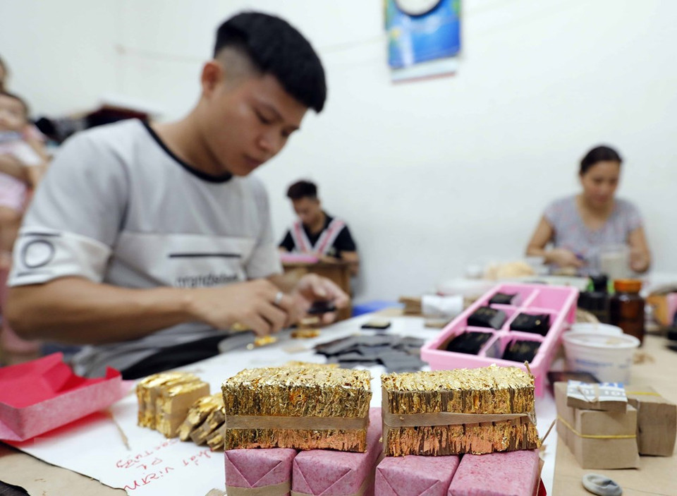 金箔产品。越通社记者 陈越 摄