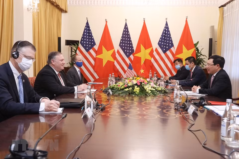 政府副总理兼外长范平明与美国国务卿蓬佩奥举行会谈。越通社记者 林庆 摄