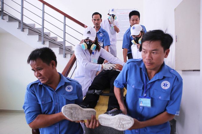 岘港市举行2017年APEC领导人会议周医疗应急演练活动。（图片来源：因特网）