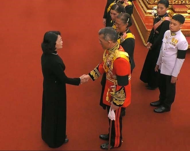 越南国家副主席邓氏玉盛向泰国王室成员表示诚挚慰问（图片来源：越通社）