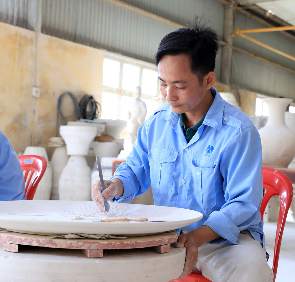 除了国内市场之外，舟逗陶瓷产品还畅销欧洲、美洲、亚洲等。越通社记者 统一 摄