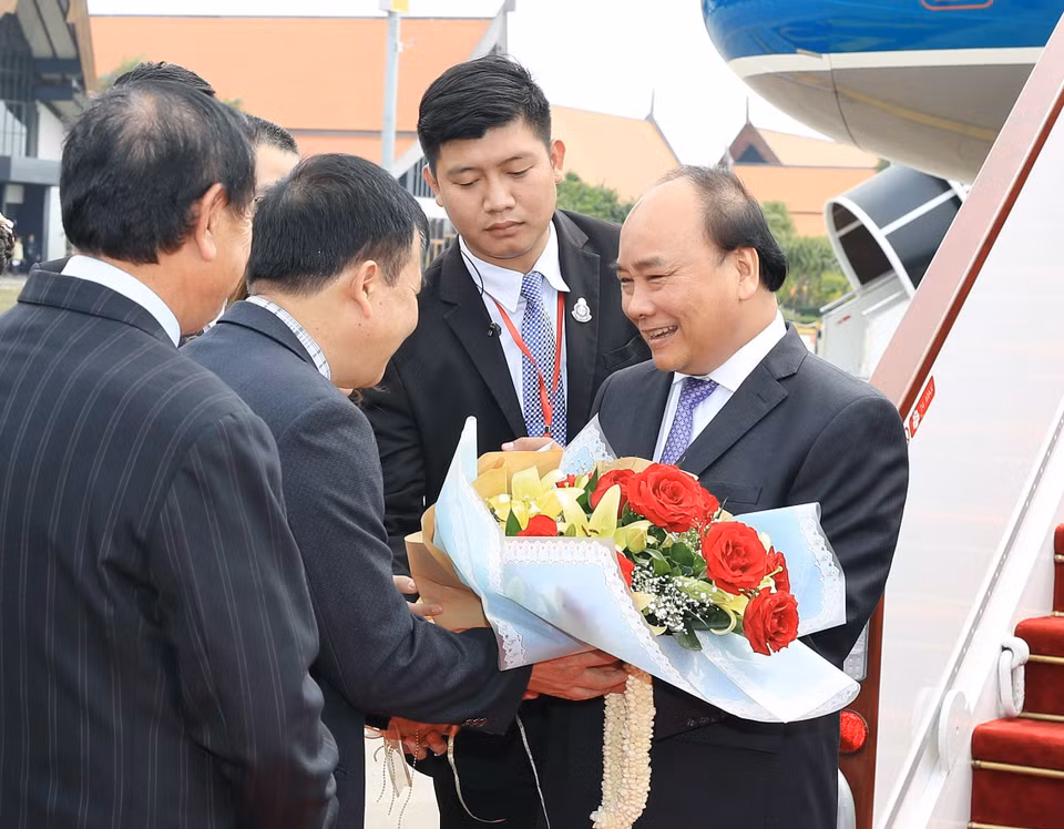 越南政府总理阮春福启程出席暹粒省召开的第三届湄公河委员会峰会。越通社记者 统一 摄