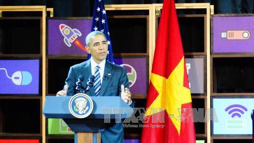  奥巴马在交流会上发表讲话。