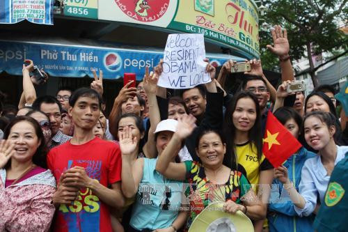  胡志明市市民欢迎奥巴马来访。