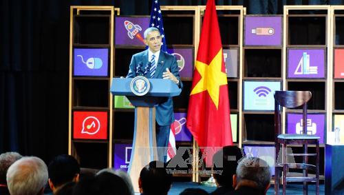  奥巴马在交流会上发表讲话。