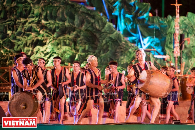 演奏盛会上的表演节目（图片来源：越南画报）