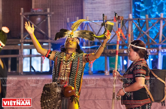 演奏盛会上的表演节目（图片来源：越南画报）