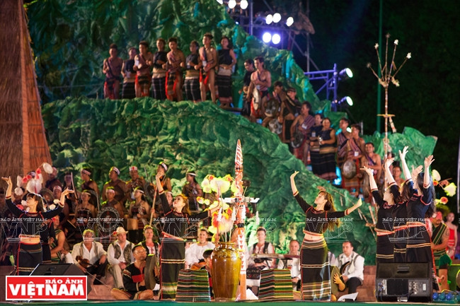 演奏盛会上的表演节目（图片来源：越南画报）