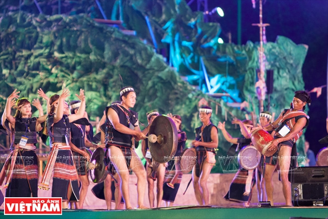 演奏盛会上的表演节目（图片来源：越南画报）