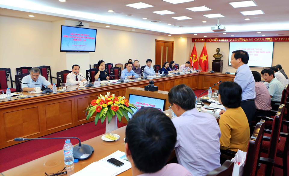 出席会议的2017-2020年任期越南驻外大使和代表机构首席代表。（图片来源：越通社）