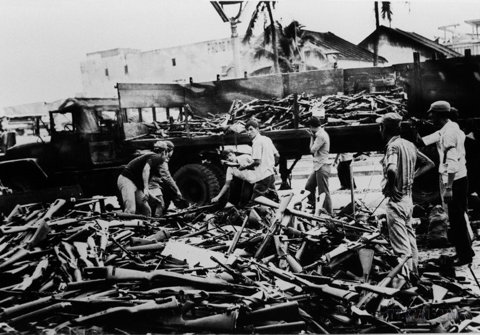 从1975年3月21日至29日举行的顺化—岘港战役是1975年春季总进攻和崛起中的三大战役之一。只在短短的时间内，我军连续攻击并摧毁敌军多营，取得极高的战斗效率，引起强烈共鸣，鼓舞革命运动发展。图自：越通社