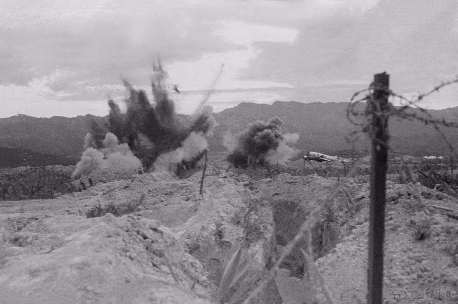 1954年4月22日，越南军突然袭击206号阵地并彻底摧毁了这个阵地，这是芒青机场以西的最后一个阵地。图自越通社