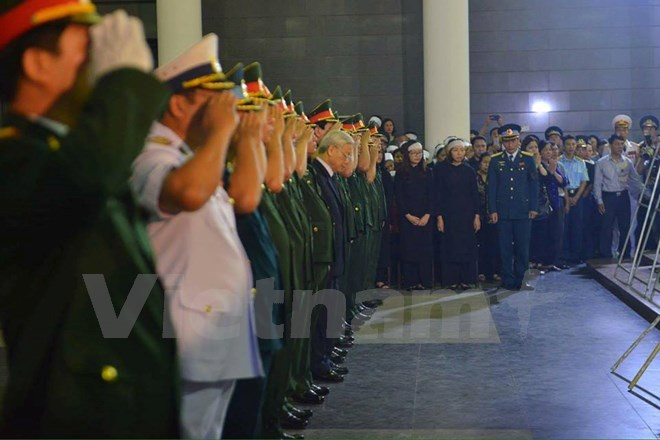 越南党、国家高级领导人出席飞行员遗体告别仪式。（图片来源：越通社）