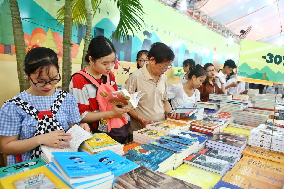 2018年秋季图书节 图自越通社