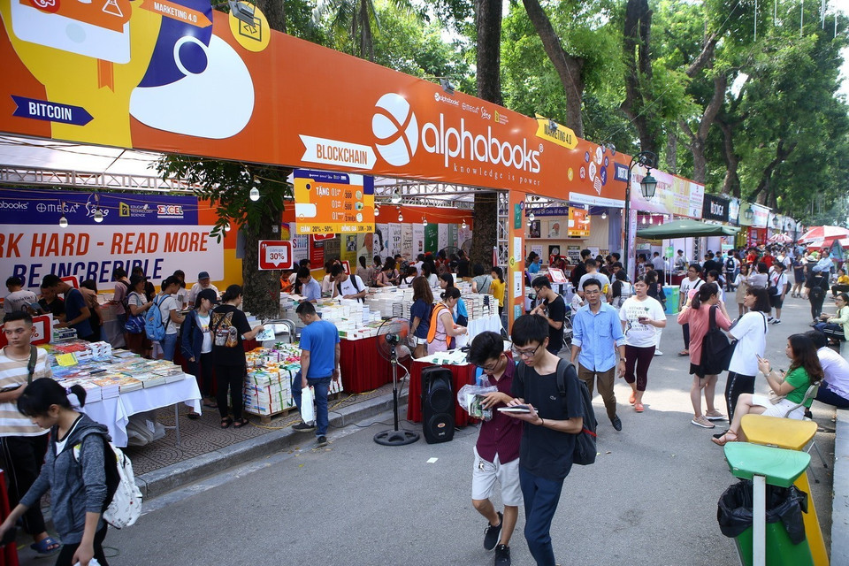 2018年秋季图书节 图自越通社