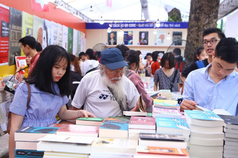 2018年秋季图书节 图自越通社