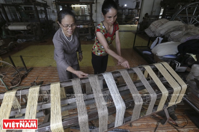 藕丝成品 图自越通社