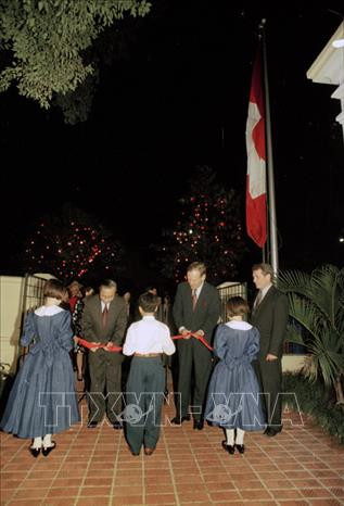 加拿大驻越南大使馆竣工仪式1994年11月17日在河内举行。图自越通社