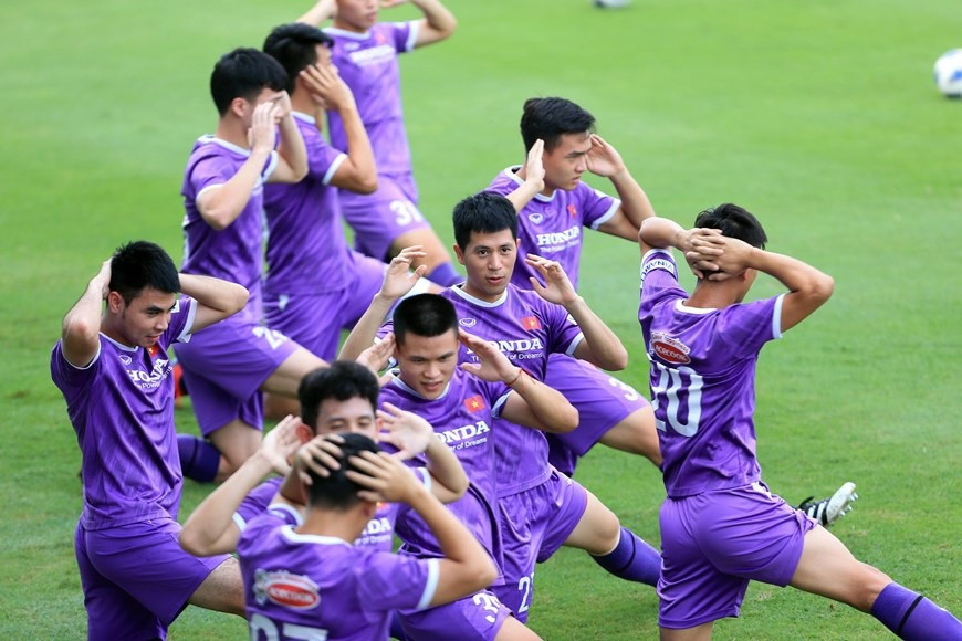 越南国足从8月5日至26日在越南青年足球培训中心运动场训练，其后将启程前往沙特阿拉伯参加2022年卡塔尔世界杯亚洲区第三轮预选赛首场比赛，并于9月2日与东道国对阵。图片来源：越南足球协会