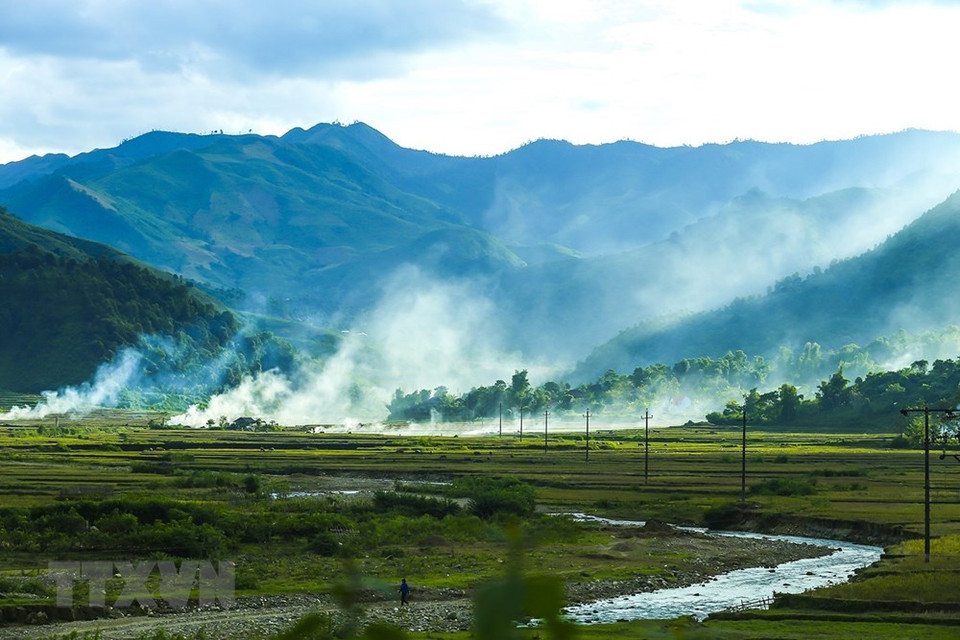西北地区的雄壮景色。越通社记者 盘俊英 摄